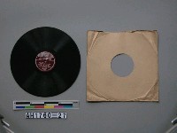 藏品(愛馬花嫁、曉に祈る唱片)的圖片